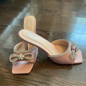 VodVob Pink Heels